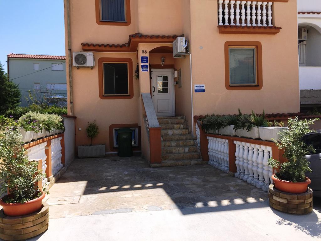 Friendly People'S Guest House Zadar Exterior foto